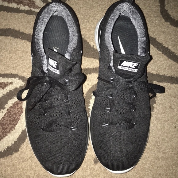 Nike Shoes - Nike Flyknit Lunar 2